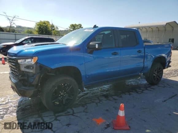 ✅ 2023 Chevrolet Silverado 1500 LT Trail Boss • VIN: 3GCUDFE81PG246004 • Lot: 68266065. Wystawiony na Copart z przebiegiem 26 403 mil. Bezpłatny archiwum sprzedaży aukcyjnych z USA i szczegółowy raport historii pojazdu na DreamBid. Zdjęcie 1.