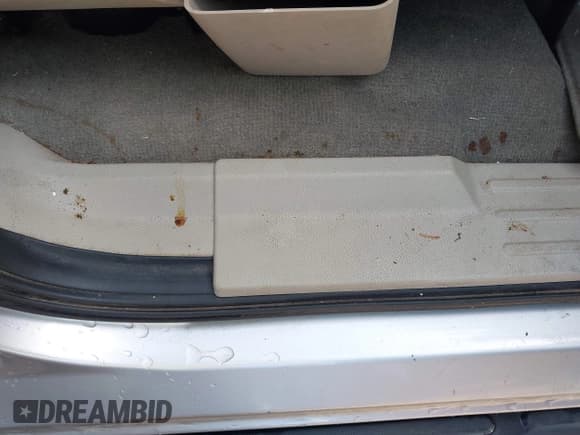 ✅ 2013 Ford Expedition XLT • VIN: 1FMJU1J55DEF14746 • Lot: 42510748. Listed on IAAI with 152,724 mi. Free auction sales archive from the USA and detailed vehicle history report at DreamBid. Image 17.