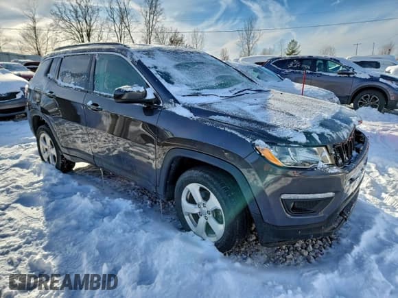 ✅ 2019 Jeep Compass Latitude • VIN: 3C4NJDBB1KT645674 • Lot: 94533115. Wystawiony na Copart z przebiegiem 137 949 mil. Bezpłatny archiwum sprzedaży aukcyjnych z USA i szczegółowy raport historii pojazdu na DreamBid. Zdjęcie 4.