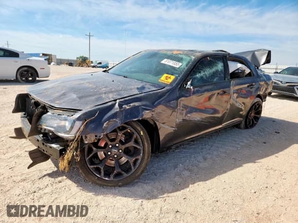 ✅ 2019 Chrysler 300 S • VIN: 2C3CCABT1KH569640 • Lot: 81071855. Wystawiony na Copart z przebiegiem 103 124 mil. Bezpłatny archiwum sprzedaży aukcyjnych z USA i szczegółowy raport historii pojazdu na DreamBid. Zdjęcie 1.