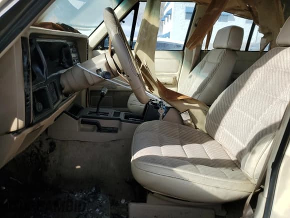 ✅ 1989 Jeep Cherokee • VIN: 1J4FJ38L2KL462983 • Lot: 48012545. Listed on Copart with Not provided. Free auction sales archive from the USA and detailed vehicle history report at DreamBid. Image 7.