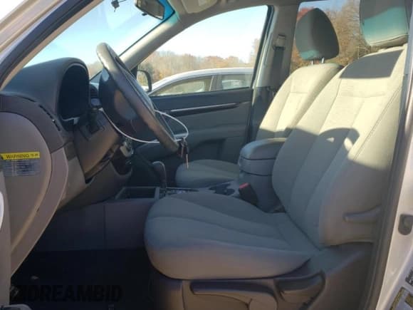 ✅ 2012 Hyundai Santa Fe GLS • VIN: 5XYZGDAB1CG162535 • Lot: 79842324. Listed on Copart with 174,959 mi. Free auction sales archive from the USA and detailed vehicle history report at DreamBid. Image 7.