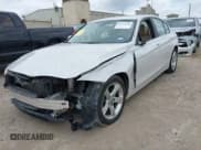 ✅ 2015 BMW 3 Series 328i • VIN: WBA3A5C57FP603958 • Lot: 42722220. Wystawiony na IAAI z przebiegiem 61 009 mil. Bezpłatny archiwum sprzedaży aukcyjnych z USA i szczegółowy raport historii pojazdu na DreamBid. Zdjęcie 18.