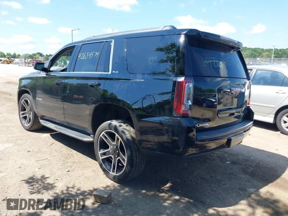 ✅ 2017 GMC Yukon SLE • VIN: 1GKS2AKC3HR168940 • Lot: 42634579. Wystawiony na IAAI z przebiegiem 122 944 mil. Bezpłatny archiwum sprzedaży aukcyjnych z USA i szczegółowy raport historii pojazdu na DreamBid. Zdjęcie 3.