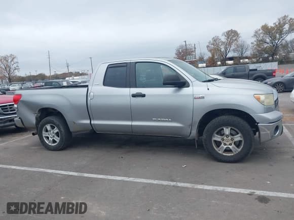 ✅ 2007 Toyota Tundra SR5 • VIN: 5TBBV54187S490813 • Lot: 43737937. Wystawiony na IAAI z przebiegiem 299 927 mil. Bezpłatny archiwum sprzedaży aukcyjnych z USA i szczegółowy raport historii pojazdu na DreamBid. Zdjęcie 13.