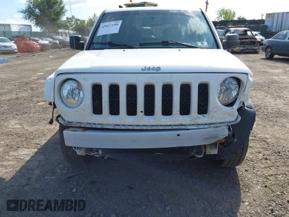 ✅ 2017 Jeep Patriot Latitude • VIN: 1C4NJRFB7HD205626 • Lot: 43027198. Listed on IAAI with 128,844 mi. Free auction sales archive from the USA and detailed vehicle history report at DreamBid. Image 6.