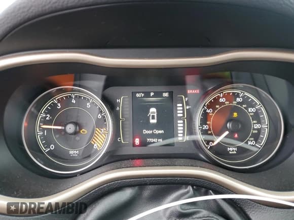 ✅ 2014 Jeep Cherokee Latitude • VIN: 1C4PJLCSXEW319811 • Lot: 85895475. Listed on Copart with 77,242 mi. Free auction sales archive from the USA and detailed vehicle history report at DreamBid. Image 9.