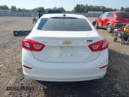 ✅ 2018 Chevrolet Cruze LS • VIN: 1G1BC5SM2J7143059 • Лот: 43384854. Опубликован ранее на IAAI с пробегом 85 278 миль. Бесплатный доступ к архиву аукционных продаж из США и подробный отчёт об истории автомобиля на DreamBid. Изображение 17.