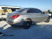 ✅ 2019 Mercedes-Benz C 300 • VIN: 55SWF8EB8KU315228 • Лот: 90661065. Опубликован ранее на Copart с пробегом 77 975 миль. Бесплатный доступ к архиву аукционных продаж из США и подробный отчёт об истории автомобиля на DreamBid. Изображение 3.