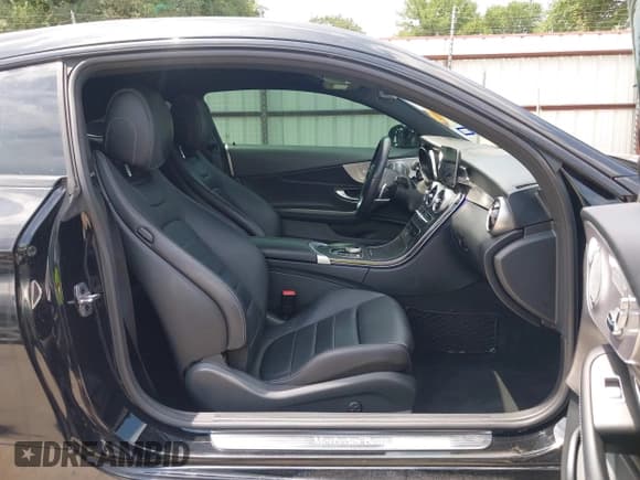 ✅ 2019 Mercedes-Benz C 300 • VIN: WDDWJ8DBXKF827124 • Lot: 42391477. Listed on IAAI with 72,546 mi. Free auction sales archive from the USA and detailed vehicle history report at DreamBid. Image 5.