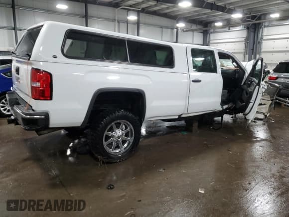 ✅ 2018 GMC Sierra 2500HD • VIN: 1GT12REG7JF235762 • Lot: 84391064. Wystawiony na Copart z przebiegiem Nie podano. Bezpłatny archiwum sprzedaży aukcyjnych z USA i szczegółowy raport historii pojazdu na DreamBid. Zdjęcie 3.