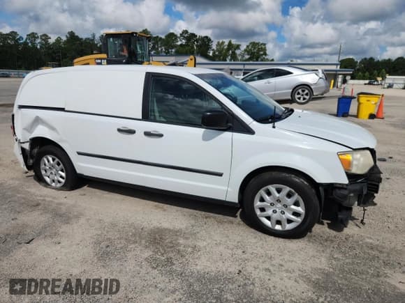 ✅ 2014 Ram Cargo Van Tradesman • VIN: 2C4JRGAG1ER389548 • Lot: 64720775. Wystawiony na Copart z przebiegiem 211 559 mil. Bezpłatny archiwum sprzedaży aukcyjnych z USA i szczegółowy raport historii pojazdu na DreamBid. Zdjęcie 4.