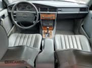 ✅ 1991 Mercedes-Benz 190 • VIN: WDBDA28DXMF840306 • Lot: 64777145. Wystawiony na Copart z przebiegiem 184 584 mil. Bezpłatny archiwum sprzedaży aukcyjnych z USA i szczegółowy raport historii pojazdu na DreamBid. Zdjęcie 8.