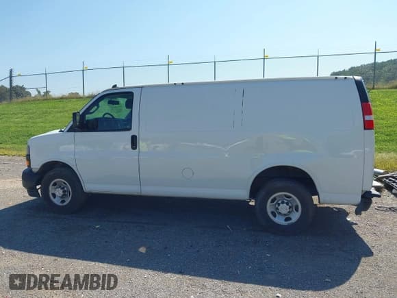 ✅ 2019 Chevrolet Express Cargo • VIN: 1GCWGAFG3K1216616 • Lot: 42992485. Wystawiony na IAAI z przebiegiem 116 996 mil. Bezpłatny archiwum sprzedaży aukcyjnych z USA i szczegółowy raport historii pojazdu na DreamBid. Zdjęcie 14.