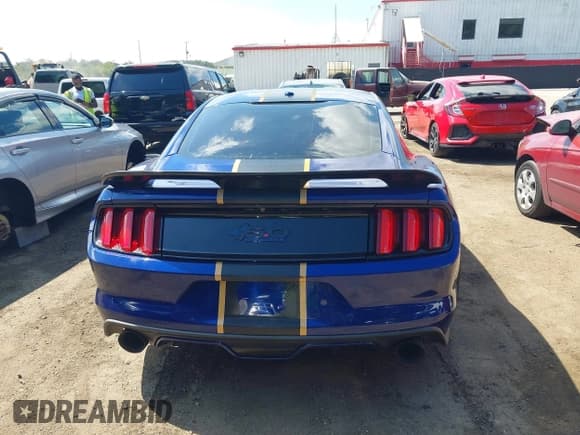 ✅ 2015 Ford Mustang GT • VIN: 1FA6P8CF3F5408014 • Lot: 43080574. Wystawiony na IAAI z przebiegiem 66 189 mil. Bezpłatny archiwum sprzedaży aukcyjnych z USA i szczegółowy raport historii pojazdu na DreamBid. Zdjęcie 16.