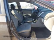 ✅ 2012 Hyundai Accent GLS • VIN: KMHCT4AE2CU058769 • Lot: 43622030. Wystawiony na IAAI z przebiegiem 182 506 mil. Bezpłatny archiwum sprzedaży aukcyjnych z USA i szczegółowy raport historii pojazdu na DreamBid. Zdjęcie 5.