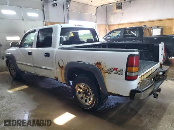 2007 GMC Sierra 1500 SL with VIN 2GTEK13V271176561, listed as a Copart auction lot 56373035 with 237,195 mi miles and Clean title. Bid and sale history available at DreamBid. Image 2.