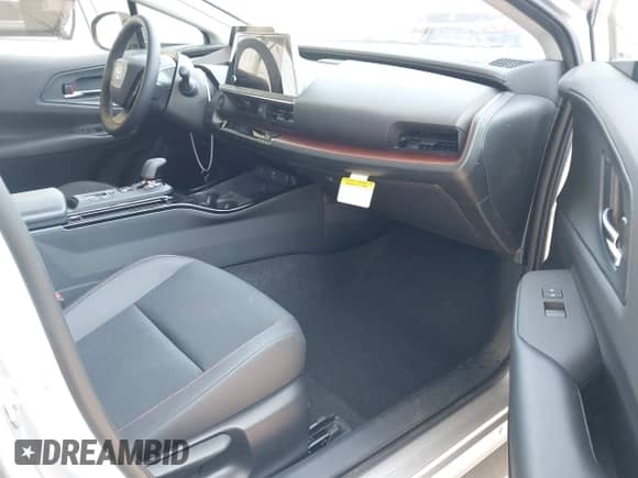 2025 Toyota Prius SE с VIN JTDACACU8S3051070, выставлен на аукционе IAAI как лот 42734880 с пробегом 221 миль миль и . История ставок и продаж доступна на DreamBid. Изображение 5.