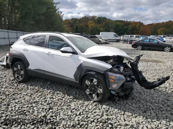 2024 Hyundai Kona SEL with VIN KM8HCCAB4RU153929, listed as a Copart auction lot 75693894 with 3,845 mi miles and Salvage title. Bid and sale history available at DreamBid. Image 4.