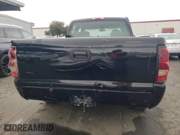 2005 Chevrolet Silverado 1500 LS z VIN 2GCEC19T051174209, wystawiony jako Copart lot #71969214 z przebiegiem 199 192 mil mil oraz Szkoda całkowita • Salvage title. Historia ofert i sprzedaży dostępna na DreamBid. Obrazek 6.