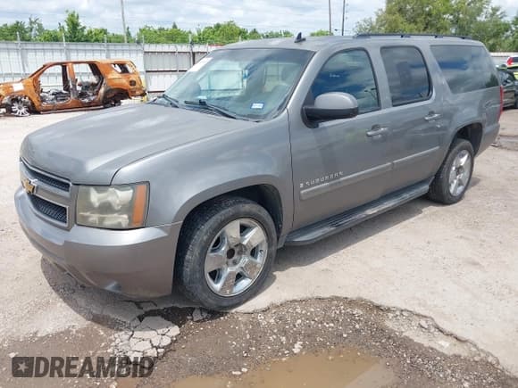 ✅ 2008 Chevrolet Suburban 3LT • VIN: 1GNFC16J78J228338 • Lot: 42241903. Listed on IAAI with 179,251 mi. Free auction sales archive from the USA and detailed vehicle history report at DreamBid. Image 2.