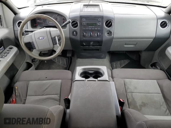 ✅ 2005 Ford F-150 STX • VIN: 1FTRX14W55NB60456 • Lot: 84591375. Wystawiony na Copart z przebiegiem 257 399 mil. Bezpłatny archiwum sprzedaży aukcyjnych z USA i szczegółowy raport historii pojazdu na DreamBid. Zdjęcie 8.