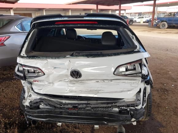 ✅ 2016 Volkswagen Golf GTI S • VIN: 3VW447AU1GM022822 • Lot: 41539873. Wystawiony na IAAI z przebiegiem Nie podano. Bezpłatny archiwum sprzedaży aukcyjnych z USA i szczegółowy raport historii pojazdu na DreamBid. Zdjęcie 16.