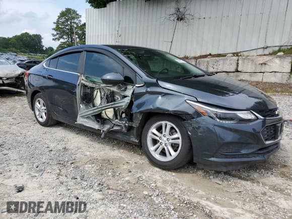 ✅ 2017 Chevrolet Cruze LT • VIN: 1G1BE5SMXH7134257 • Lot: 58479743. Listed on Copart with 77,218 mi. Free auction sales archive from the USA and detailed vehicle history report at DreamBid. Image 4.