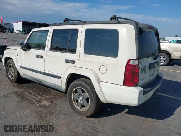 ✅ 2006 Jeep Commander • VIN: 1J8HG48N66C228591 • Lot: 42801638. Wystawiony na IAAI z przebiegiem 246 875 mil. Bezpłatny archiwum sprzedaży aukcyjnych z USA i szczegółowy raport historii pojazdu na DreamBid. Zdjęcie 3.