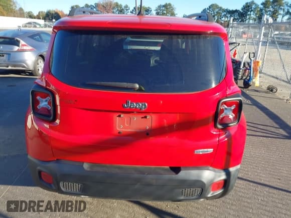 ✅ 2017 Jeep Renegade Latitude • VIN: ZACCJABB7HPG48715 • Lot: 43723705. Listed on IAAI with 90,883 mi. Free auction sales archive from the USA and detailed vehicle history report at DreamBid. Image 16.
