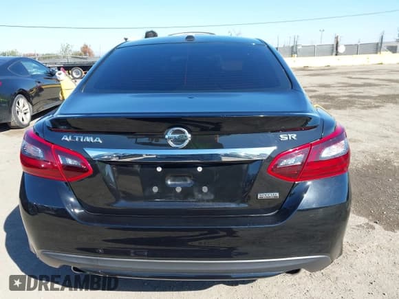 ✅ 2018 Nissan Altima SL • VIN: 1N4AL3AP5JC280528 • Lot: 43378599. Wystawiony na IAAI z przebiegiem 69 389 mil. Bezpłatny archiwum sprzedaży aukcyjnych z USA i szczegółowy raport historii pojazdu na DreamBid. Zdjęcie 16.
