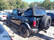 ✅ 2022 Ford Bronco • VIN: 1FMDE5BH7NLA85634 • Lot: 42154948. Wystawiony na IAAI z przebiegiem 9 973 mil. Bezpłatny archiwum sprzedaży aukcyjnych z USA i szczegółowy raport historii pojazdu na DreamBid. Zdjęcie 3.