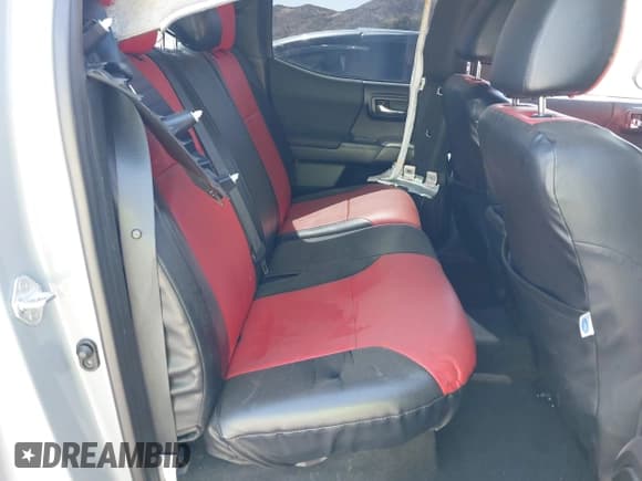 ✅ 2021 Toyota Tacoma SR5 • VIN: 3TMAZ5CN6MM153404 • Lot: 42888908. Listed on IAAI with 31,649 mi. Free auction sales archive from the USA and detailed vehicle history report at DreamBid. Image 8.