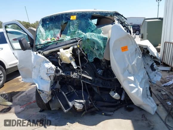 ✅ 2014 Chevrolet Express Cargo • VIN: 1GCWGGFAXE1149130 • Lot: 37273590. Listed on IAAI with 210,000 mi. Free auction sales archive from the USA and detailed vehicle history report at DreamBid. Image 6.