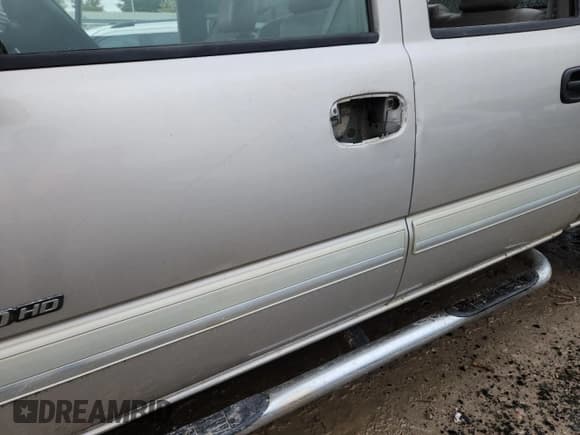 ✅ 2004 Chevrolet Silverado 2500HD LS • VIN: 1GCHK23U64F150771 • Lot: 87114365. Wystawiony na Copart z przebiegiem Nie podano. Bezpłatny archiwum sprzedaży aukcyjnych z USA i szczegółowy raport historii pojazdu na DreamBid. Zdjęcie 7.