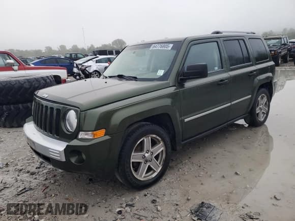 ✅ 2008 Jeep Patriot Limited • VIN: 1J8FF48WX8D667700 • Lot: 64776805. Wystawiony na Copart z przebiegiem 200 810 mil. Bezpłatny archiwum sprzedaży aukcyjnych z USA i szczegółowy raport historii pojazdu na DreamBid. Zdjęcie 1.