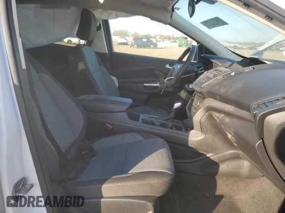 ✅ 2018 Ford Escape SE • VIN: 1FMCU9GD4JUB59107 • Lot: 91353235. Wystawiony na Copart z przebiegiem 43 529 mil. Bezpłatny archiwum sprzedaży aukcyjnych z USA i szczegółowy raport historii pojazdu na DreamBid. Zdjęcie 7.