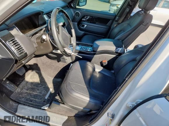 ✅ 2018 Land Rover Range Rover HSE • VIN: SALGS2SV2JA385238 • Lot: 86471715. Wystawiony na Copart z przebiegiem 70 286 mil. Bezpłatny archiwum sprzedaży aukcyjnych z USA i szczegółowy raport historii pojazdu na DreamBid. Zdjęcie 7.