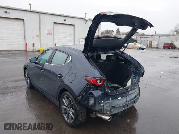 ✅ 2025 Mazda 3 S Preferred • VIN: JM1BPALM9S1778514 • Lot: 43833366. Listed on IAAI with 8,025 mi. Free auction sales archive from the USA and detailed vehicle history report at DreamBid. Image 3.