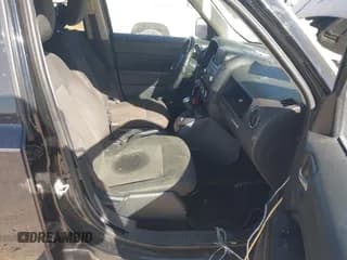 ✅ 2016 Jeep Patriot Sport SE • VIN: 1C4NJPBA6GD670365 • Lot: 43686955. Listed on IAAI with 116,225 mi. Free auction sales archive from the USA and detailed vehicle history report at DreamBid. Image 5.