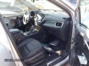 ✅ 2022 Chevrolet Equinox Premier • VIN: 2GNAXNEV2N6135147 • Lot: 43440446. Wystawiony na IAAI z przebiegiem 29 818 mil. Bezpłatny archiwum sprzedaży aukcyjnych z USA i szczegółowy raport historii pojazdu na DreamBid. Zdjęcie 5.