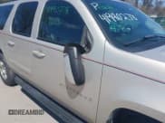 ✅ 2007 Chevrolet Suburban LTZ • VIN: 3GNFK16357G109210 • Лот: 41990278. Опубликован ранее на IAAI с пробегом 176 136 миль. Бесплатный доступ к архиву аукционных продаж из США и подробный отчёт об истории автомобиля на DreamBid. Изображение 14.