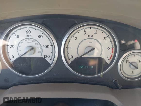 ✅ 2010 Chrysler Town & Country LX • VIN: 2A4RR2D1XAR450297 • Lot: 42807756. Wystawiony na IAAI z przebiegiem 221 110 mil. Bezpłatny archiwum sprzedaży aukcyjnych z USA i szczegółowy raport historii pojazdu na DreamBid. Zdjęcie 7.