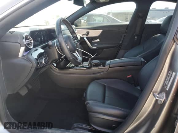 2021 Mercedes-Benz CLA 250 z VIN W1K5J4GB4MN172239, wystawiony jako Copart lot #66723855 z przebiegiem 53 332 mil mil oraz Szkoda całkowita • Salvage title. Historia ofert i sprzedaży dostępna na DreamBid. Obrazek 7.