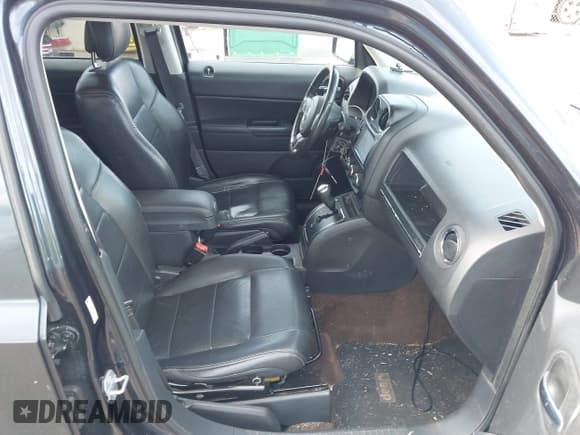 ✅ 2014 Jeep Patriot Latitude • VIN: 1C4NJPFA9ED679293 • Lot: 42078681. Wystawiony na IAAI z przebiegiem 94 124 mil. Bezpłatny archiwum sprzedaży aukcyjnych z USA i szczegółowy raport historii pojazdu na DreamBid. Zdjęcie 5.