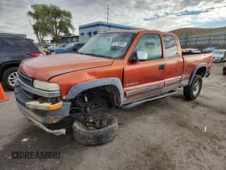 ✅ 2001 Chevrolet Silverado 2500HD LS • VIN: 1GCHK29G21E266441 • Lot: 81143835. Wystawiony na Copart z przebiegiem Nie podano. Bezpłatny archiwum sprzedaży aukcyjnych z USA i szczegółowy raport historii pojazdu na DreamBid. Zdjęcie 1.