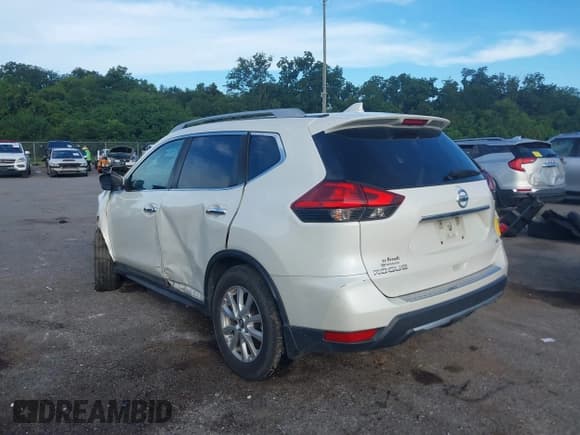 ✅ 2017 Nissan Rogue SL • VIN: 5N1AT2MT7HC839922 • Lot: 42944789. Listed on IAAI with 199,039 mi. Free auction sales archive from the USA and detailed vehicle history report at DreamBid. Image 3.