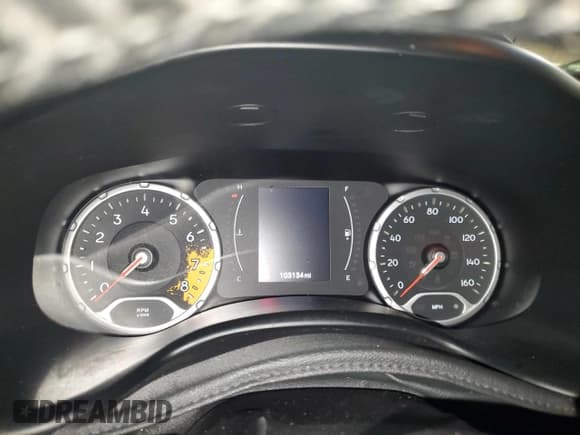 ✅ 2017 Jeep Renegade Altitude • VIN: ZACCJBBB8HPF54056 • Lot: 66073485. Wystawiony na Copart z przebiegiem 103 134 mil. Bezpłatny archiwum sprzedaży aukcyjnych z USA i szczegółowy raport historii pojazdu na DreamBid. Zdjęcie 9.