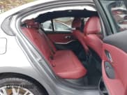 ✅ 2023 BMW 3 Series 330i xDrive • VIN: 3MW89FF01P8D67179 • Lot: 43643461. Wystawiony na IAAI z przebiegiem 15 016 mil. Bezpłatny archiwum sprzedaży aukcyjnych z USA i szczegółowy raport historii pojazdu na DreamBid. Zdjęcie 8.