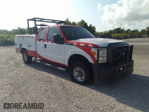 ✅ 2016 Ford F-250 XL • VIN: 1FD7X2B69GEC87418 • Lot: 42014958. Wystawiony na IAAI z przebiegiem 403 970 mil. Bezpłatny archiwum sprzedaży aukcyjnych z USA i szczegółowy raport historii pojazdu na DreamBid. Zdjęcie 1.